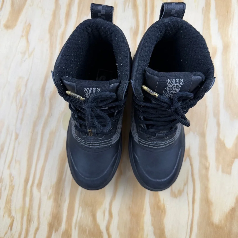 Vans Standard Mid Snow MTE Boots Black Gray Kids Size 3.5 Winter Waterproof